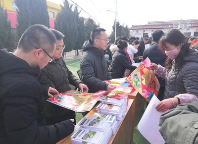 慶陽(yáng)市科協(xié)開(kāi)展2020年文化科技衛(wèi)生“三下鄉(xiāng)”集中服務(wù)活動(dòng) 助力鄉(xiāng)村振興